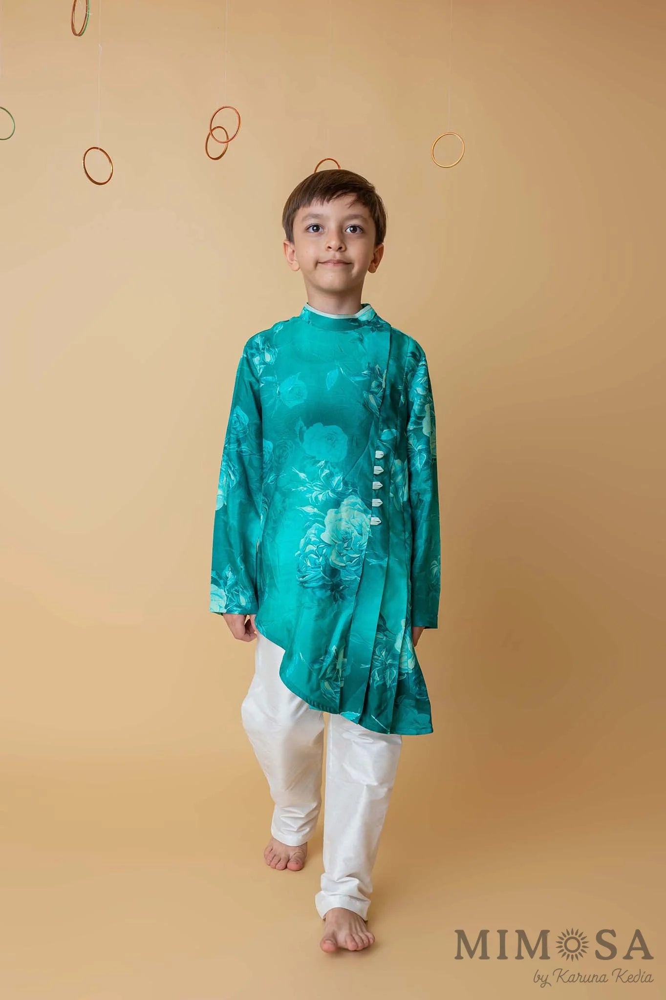 Asymmetrical pleated kurta with side opening