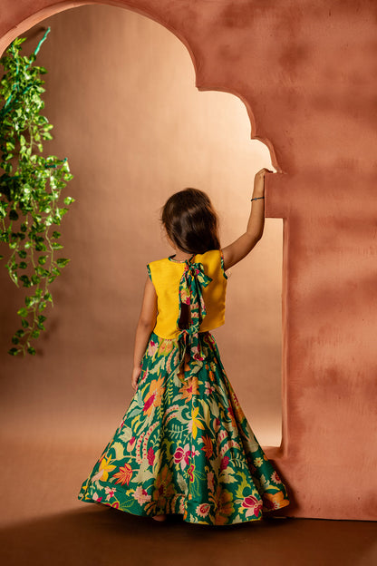 Green floral printed skirt with scalloped embroidered top