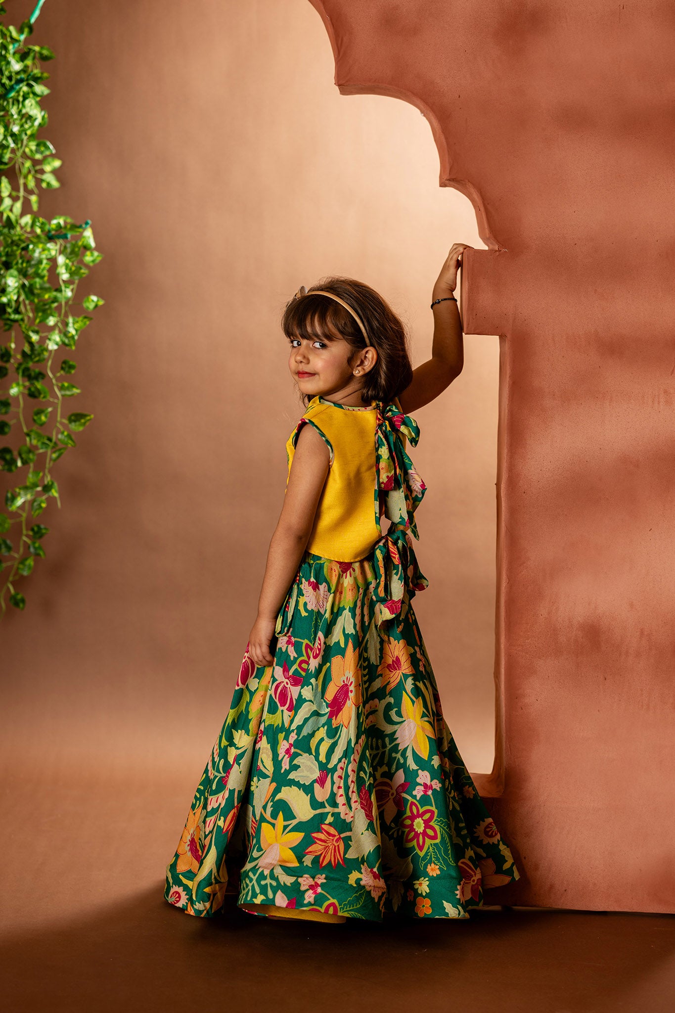 Green floral printed skirt with scalloped embroidered top