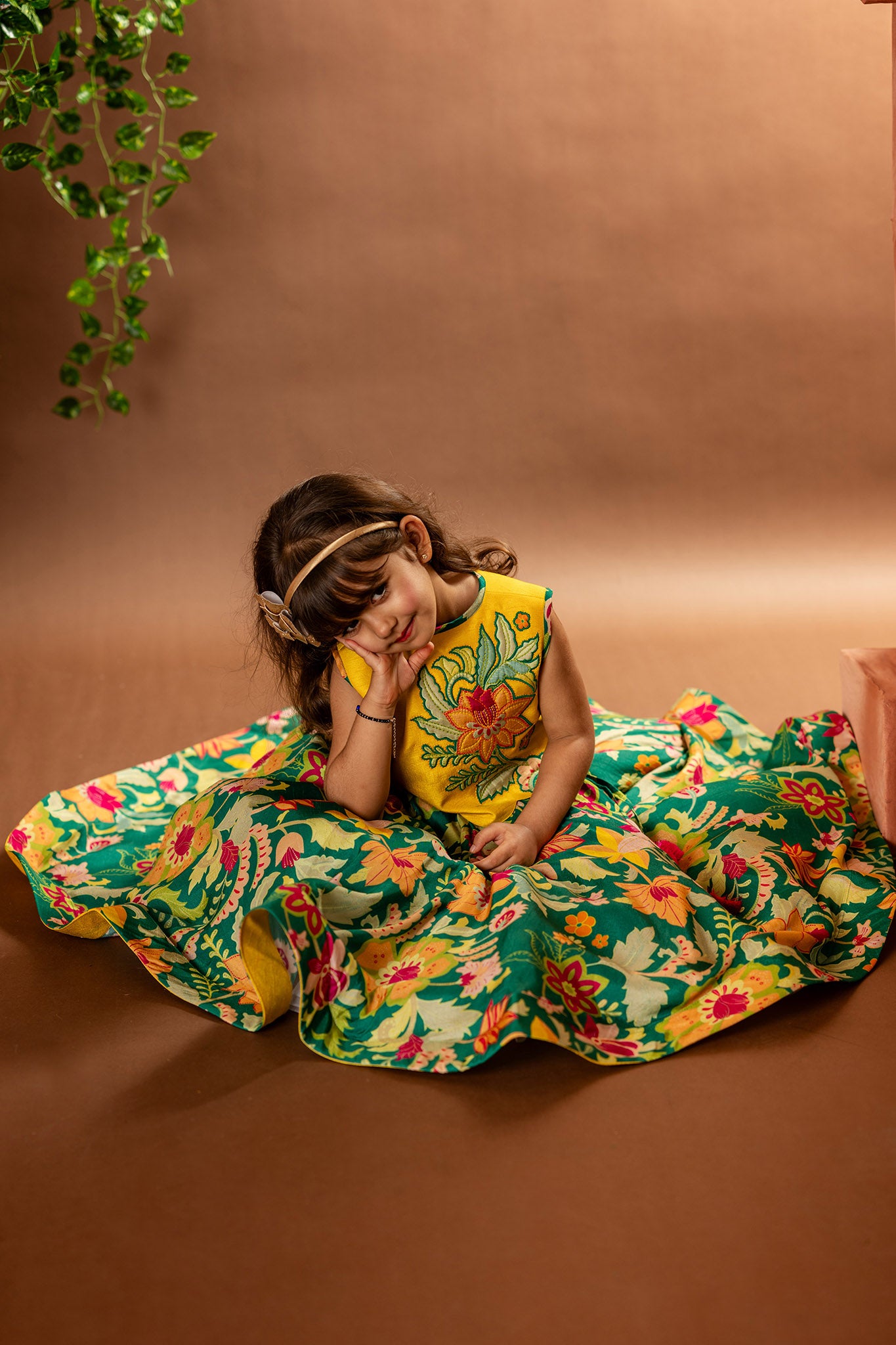 Green floral printed skirt with scalloped embroidered top