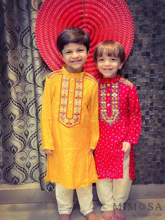 Bandi print Kurta with Mirror work embroidery around neck and shoulder, comes with bottom