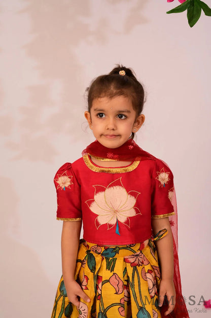 Kalamkari Lehnga in pure silk accompanied with thread work blouse and tasseled  stole