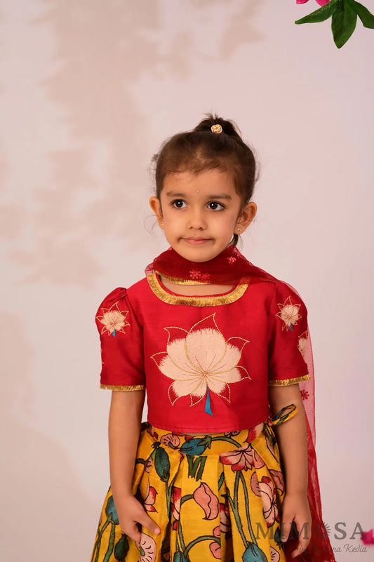 Kalamkari Lehnga in pure silk accompanied with thread work blouse and tasseled  stole