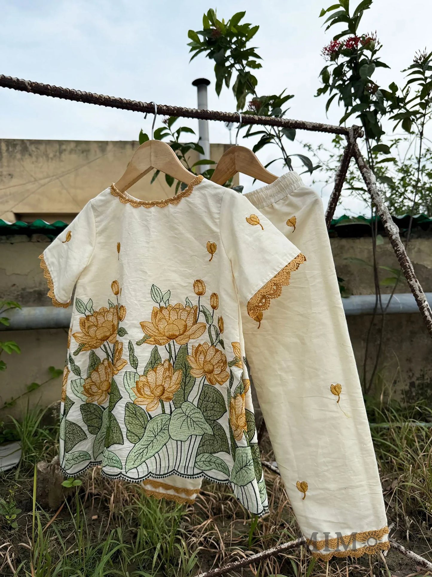 Lotus embroidered Kurta coord set