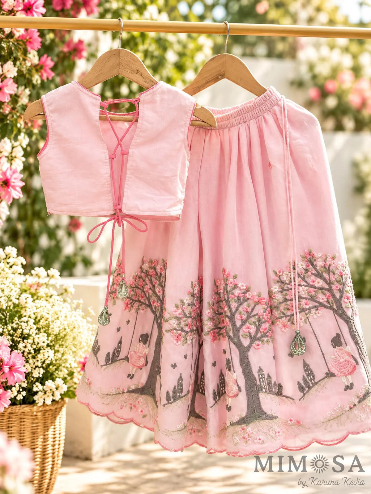 Swinging girl pleated palazzo set